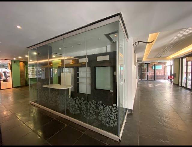 100M² RETAIL TO LET IN DE WATERKANT